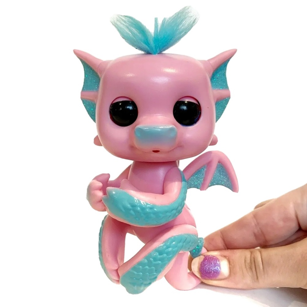 Fingerlings Bubbles the Dragon Interactive Toy Pink Blue Sparkly Best Friends